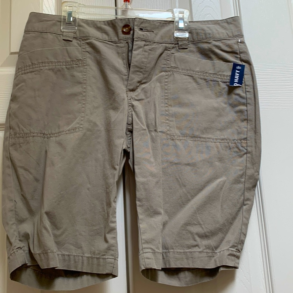 NWT Old Navy womens Bermuda shorts